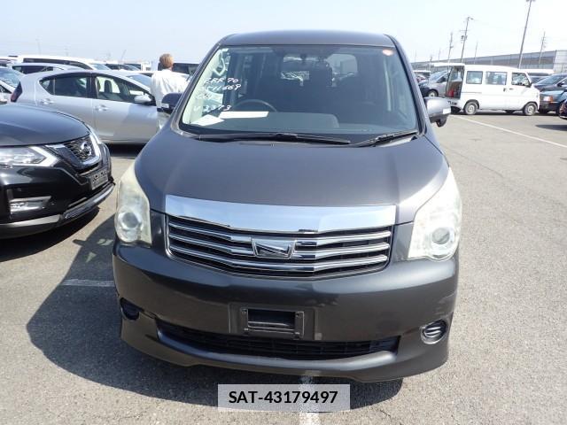 Toyota NOAH 2012-06 7820216-9