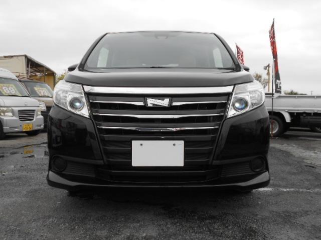Toyota NOAH 2017-06 7820395-1