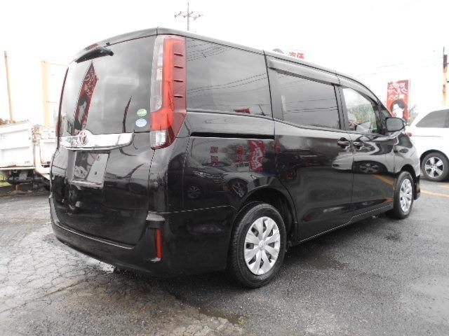 Toyota NOAH 2017-06 7820395-12