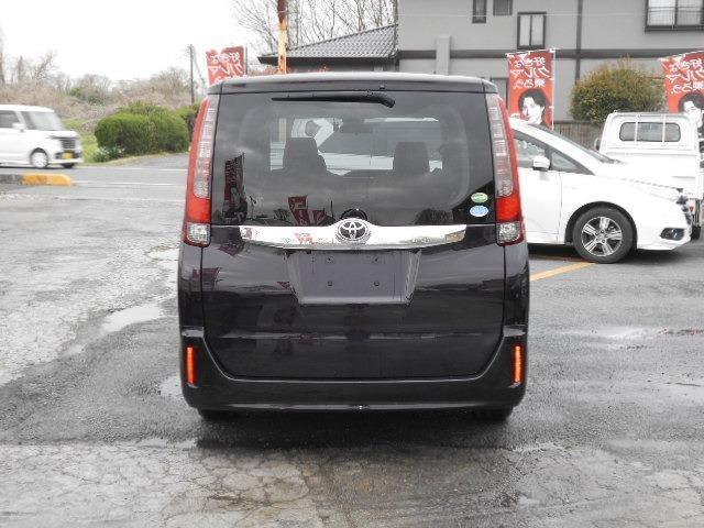 Toyota NOAH 2017-06 7820395-15