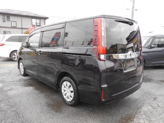 Toyota NOAH 2017-06 7820395-16