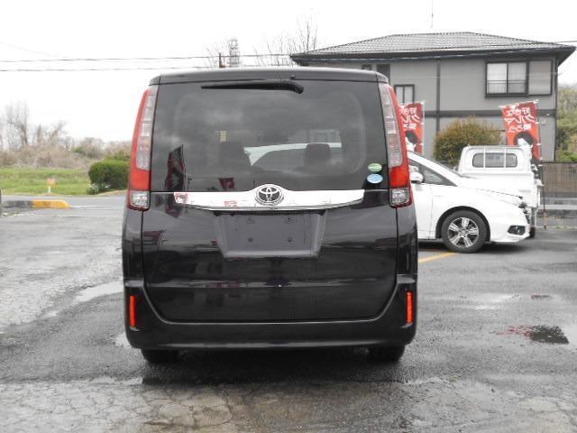 Toyota NOAH 2017-06 7820395-4