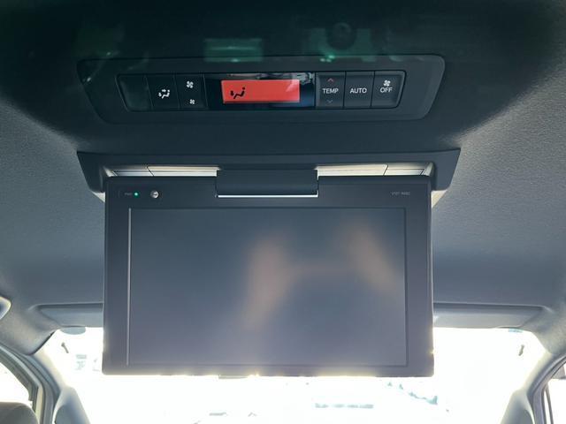 Toyota NOAH 2017-07 7820609-11