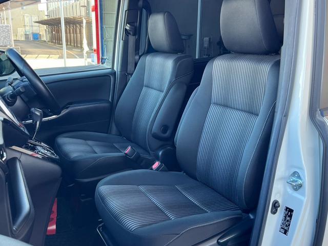 Toyota NOAH 2017-07 7820609-2