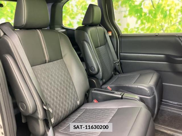 Toyota NOAH 2025-05 7820994-4