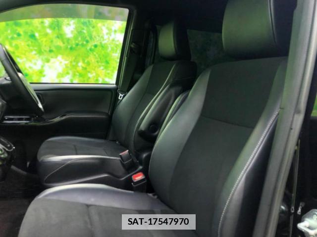 Toyota NOAH 2019-03 7821015-6