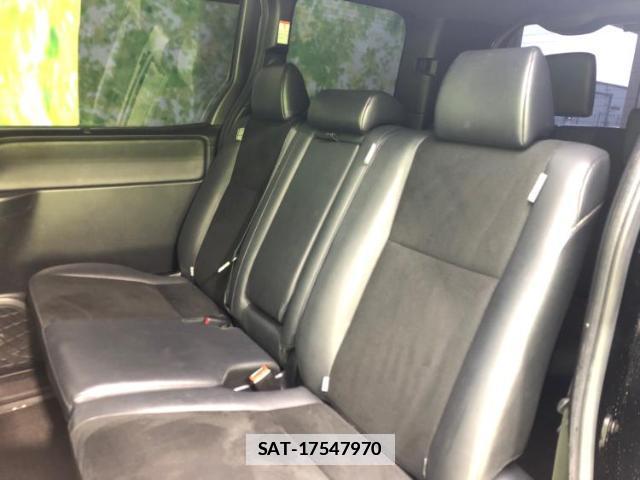 Toyota NOAH 2019-03 7821015-7