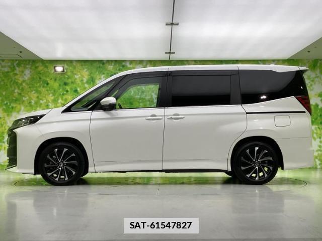 Toyota NOAH 2023-06 7821120-1