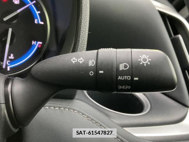 Toyota NOAH 2023-06 7821120-16