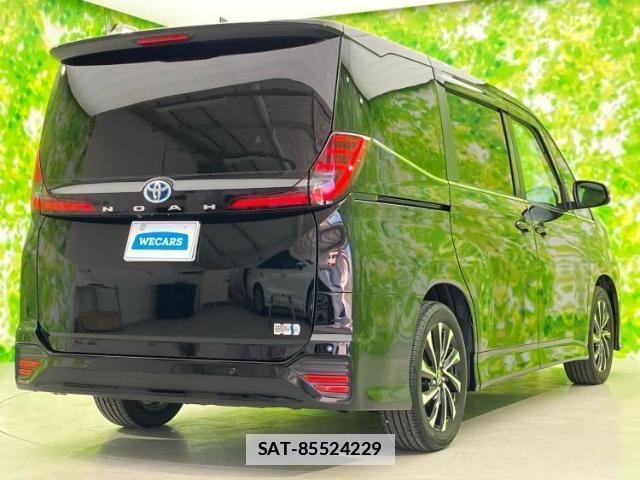 Toyota NOAH 2025-02 7821171-2
