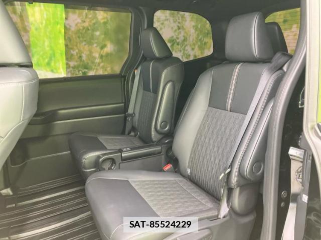 Toyota NOAH 2025-02 7821171-7