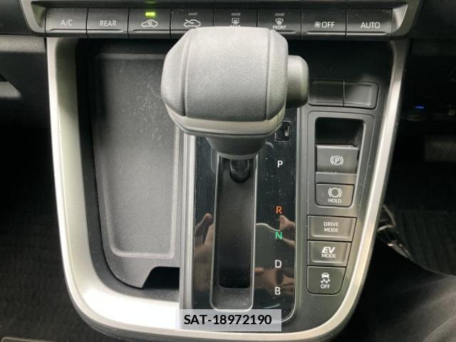 Toyota NOAH 2022-03 7821231-17