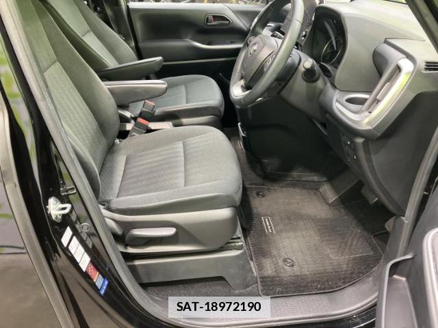 Toyota NOAH 2022-03 7821231-3