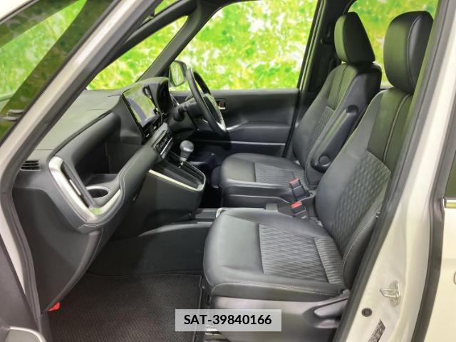 Toyota NOAH 2022-10 7821495-6