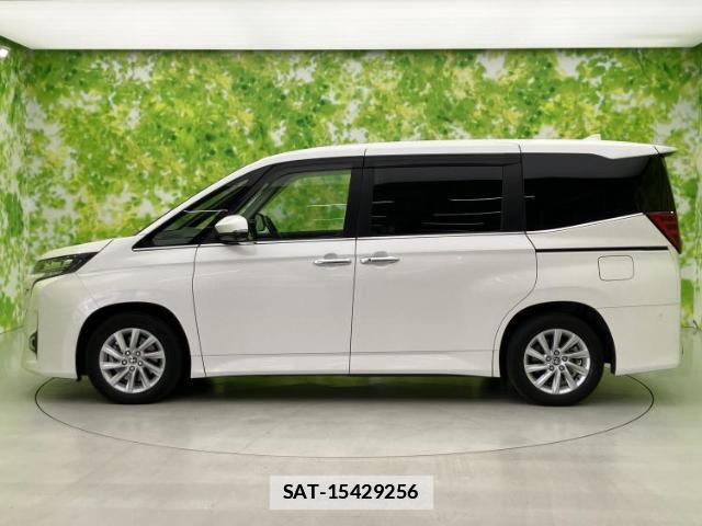 Toyota NOAH 2022-09 7821550-1