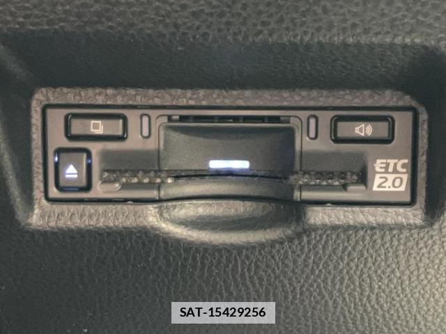 Toyota NOAH 2022-09 7821550-12