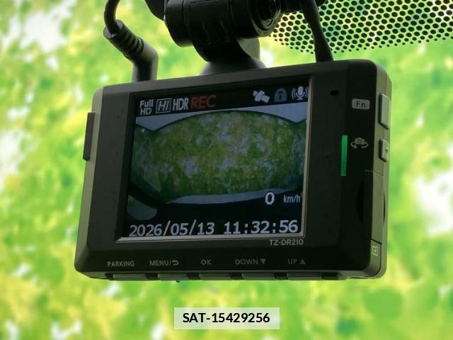 Toyota NOAH 2022-09 7821550-13