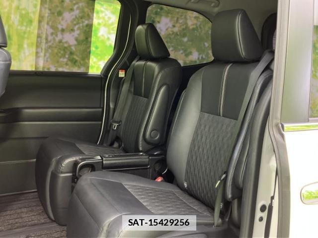 Toyota NOAH 2022-09 7821550-6