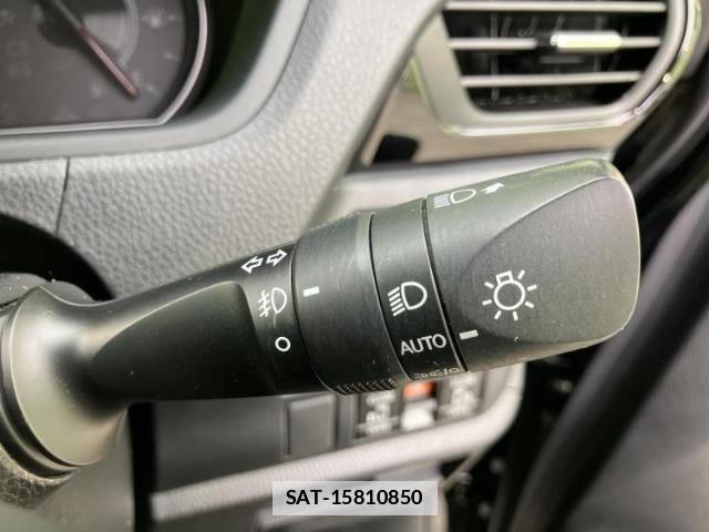 Toyota NOAH 2021-10 7821726-15