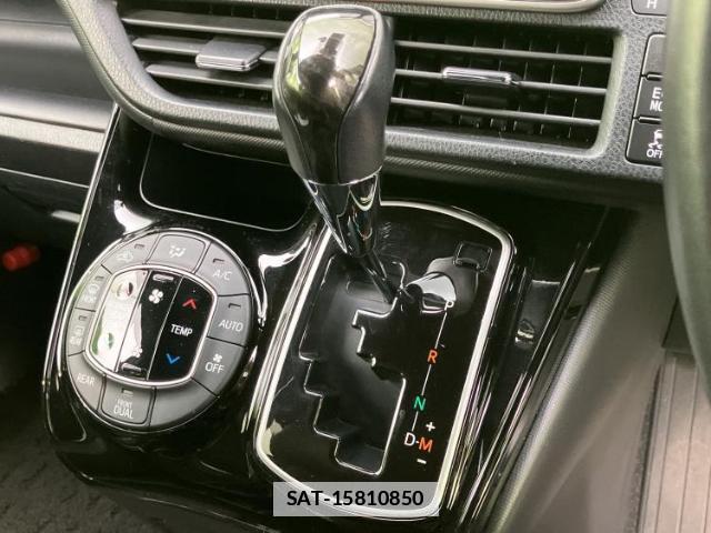 Toyota NOAH 2021-10 7821726-17