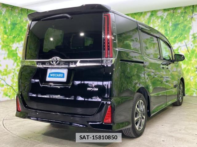 Toyota NOAH 2021-10 7821726-2