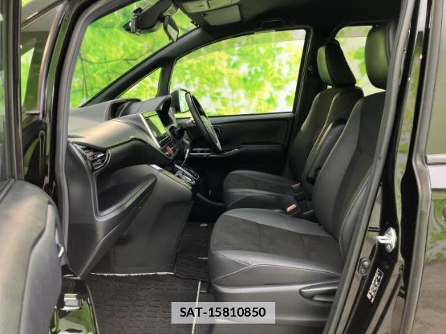 Toyota NOAH 2021-10 7821726-6