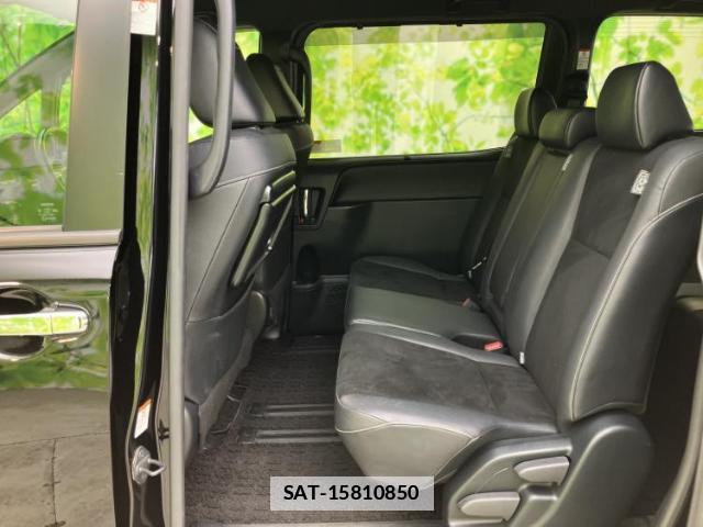 Toyota NOAH 2021-10 7821726-7