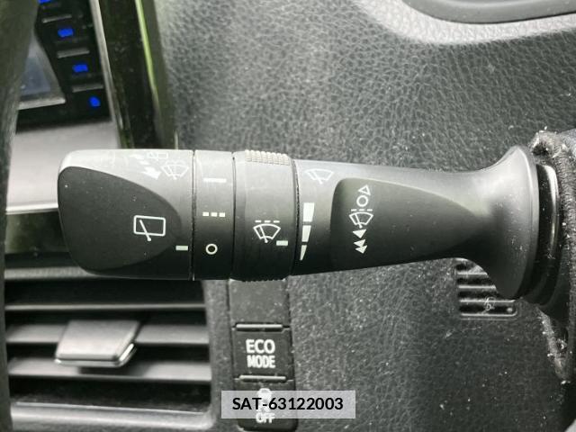Toyota NOAH 2019-03 7821928-17