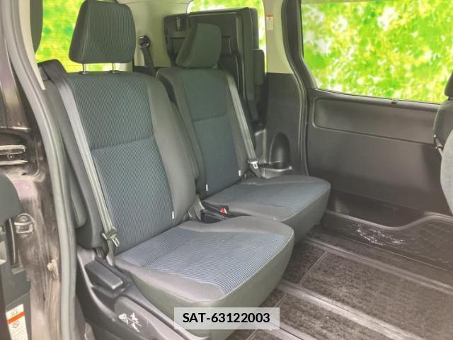Toyota NOAH 2019-03 7821928-4