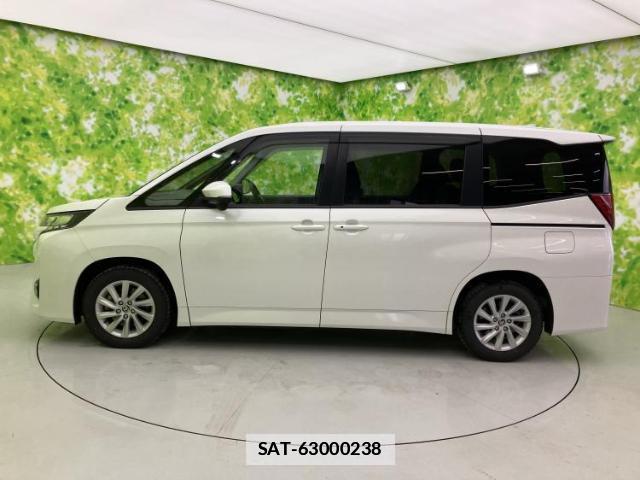 Toyota NOAH 2022-02 7821933-1
