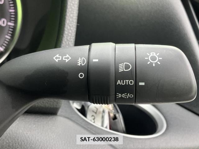 Toyota NOAH 2022-02 7821933-15