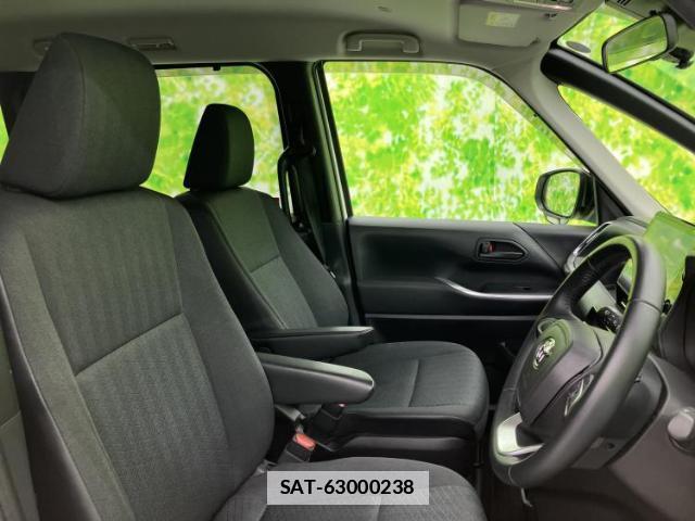 Toyota NOAH 2022-02 7821933-3