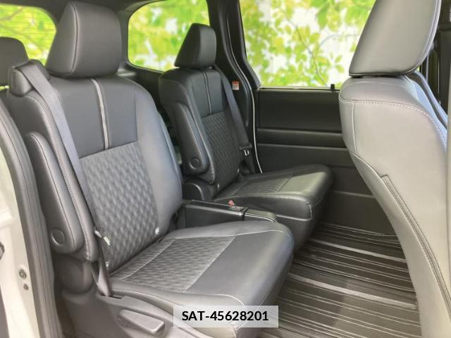 Toyota NOAH 2025-05 7822018-5