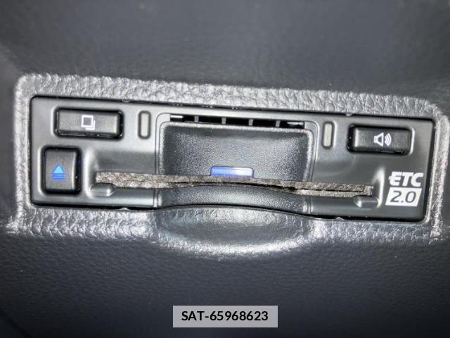 Toyota NOAH 2023-02 7822217-17