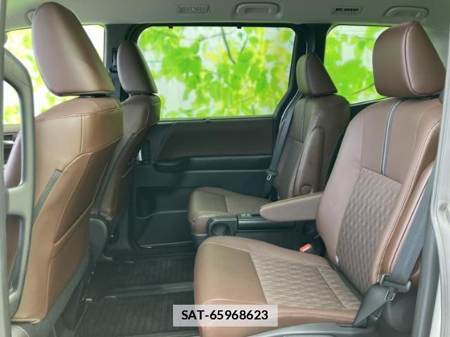Toyota NOAH 2023-02 7822217-6