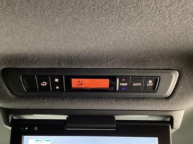 Toyota NOAH 2021-10 7822682-10