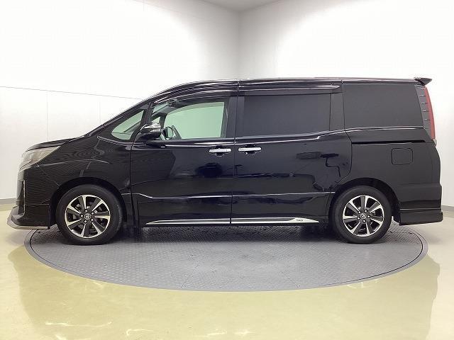 Toyota NOAH 2021-10 7822682-13