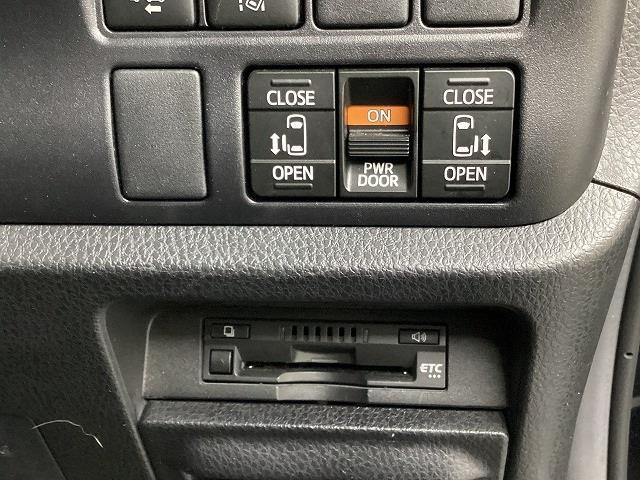 Toyota NOAH 2021-10 7822682-8