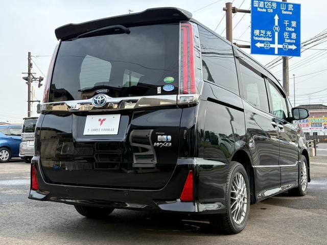 Toyota NOAH 2019-04 7822713-1