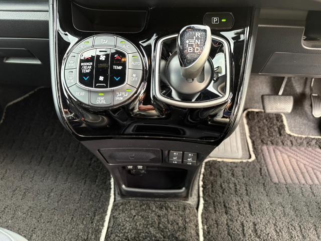 Toyota NOAH 2019-04 7822713-15