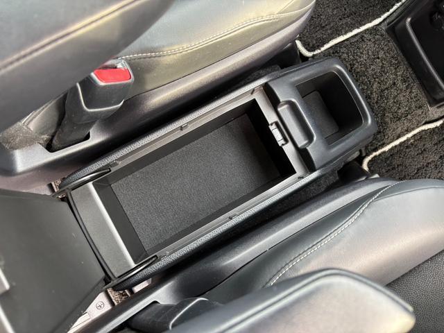 Toyota NOAH 2019-04 7822713-16