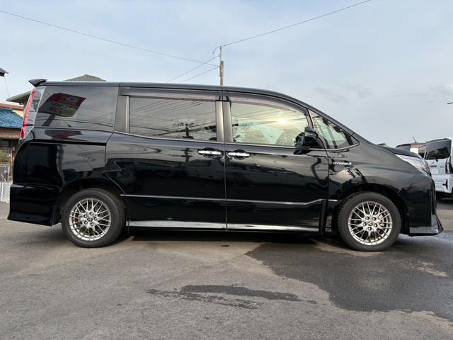 Toyota NOAH 2019-04 7822713-2