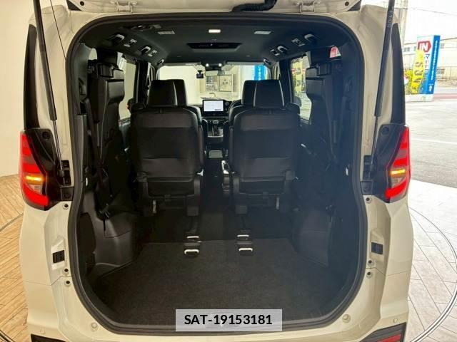 Toyota NOAH 2023-04 7822727-12