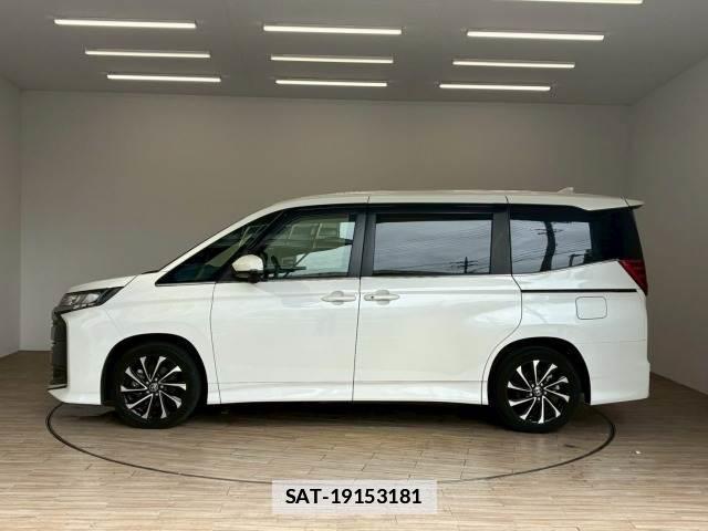 Toyota NOAH 2023-04 7822727-15
