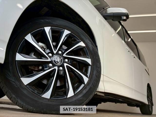 Toyota NOAH 2023-04 7822727-18