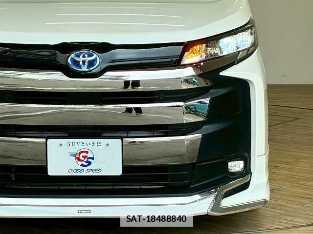 Toyota NOAH 2022-08 7822729-17