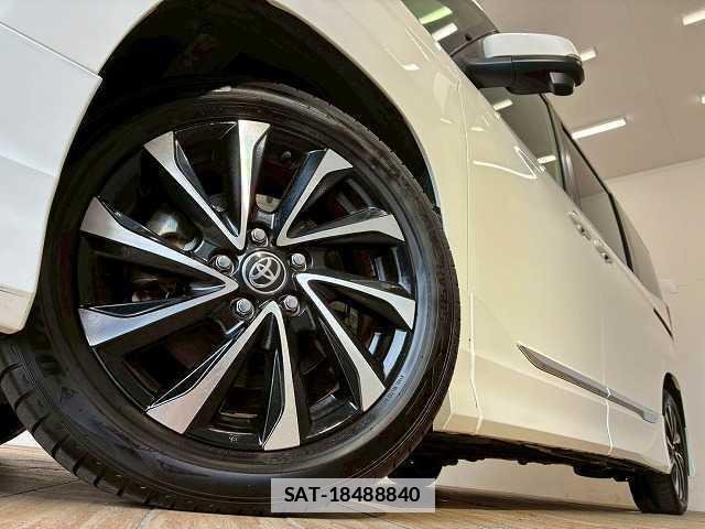 Toyota NOAH 2022-08 7822729-18