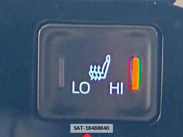 Toyota NOAH 2022-08 7822729-7