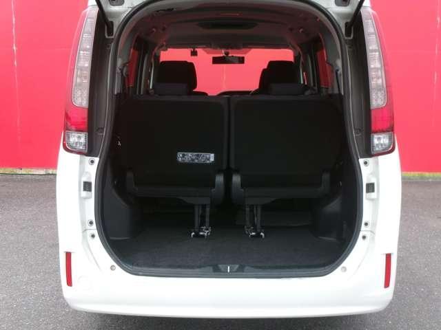 Toyota NOAH 2015-03 7823311-2