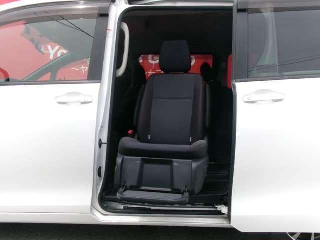Toyota NOAH 2015-03 7823311-3